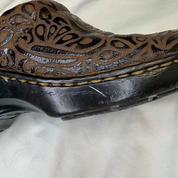 BORN B.O.C. PEGGY Coffee Brown Tooled Leather Nursing Work Clogs BC6630 US 8.5 - Picture 10 of 12
